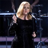 アデルがグラミー賞のステージで音声トラブル