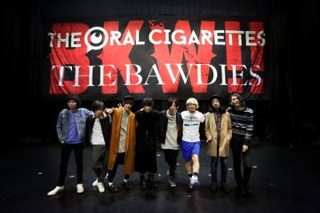 THE ORAL CIGARETTESとTHE BAWDIES（撮影・鈴木公平）
