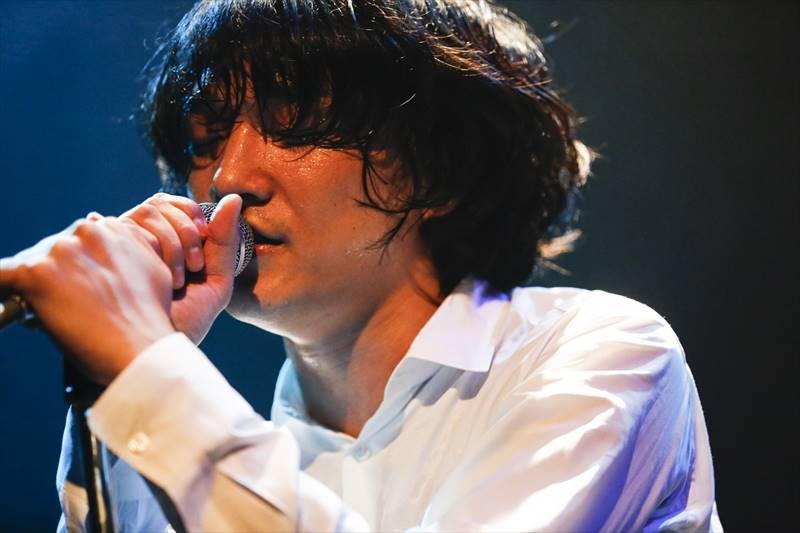 独特の世界観で訪れたファンを魅了したシンガーソングライターの石崎ひゅーい