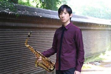 若きサクソフォン奏者の上野耕平