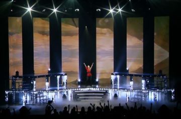 自身最多となる34都市88公演ツアーの幕を開けた安室奈美恵