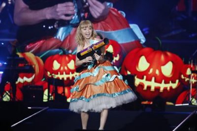 かぼちゃのドレスで登場したDream Ami（撮影・山内洋枝）