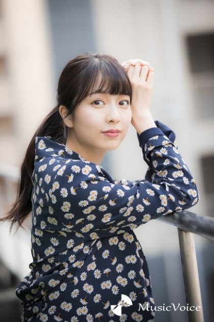 小島梨里杏（撮影＝冨田味我）