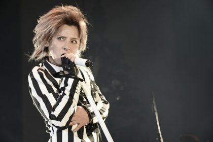 MICHAELとしての活動をおこなう松岡充