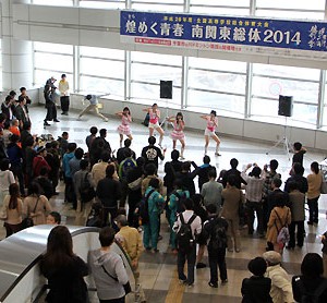 ＜写真＞４月13日に千葉駅で開催されたCHIBAアイドル祭のもよう