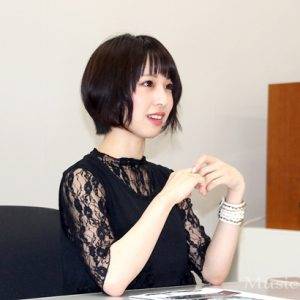 インタビュー 白黒の二面性抱える雪の天使 綾野ましろ 歌に残る幼少期の面影 音楽 インタビュー 白黒の二面性抱える雪の天使 綾野ましろ 歌に残る幼少期の面影 音楽