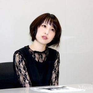 インタビュー 白黒の二面性抱える雪の天使 綾野ましろ 歌に残る幼少期の面影 音楽 インタビュー 白黒の二面性抱える雪の天使 綾野ましろ 歌に残る幼少期の面影 音楽