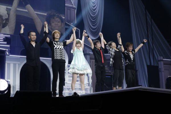 内田彩、豊かな色彩感と笑顔で満たした初の武道館ライブ