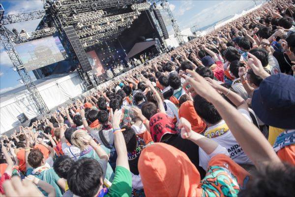 SCANDAL 、結成の地・大阪で10周年ライブ“最強セトリ”で魅了