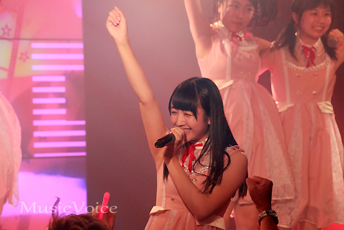 写真＝アプガと転校少女歌撃団が外国人観光客にアイドル文化発信（１）