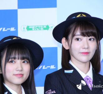 宮脇咲良（右）と矢吹奈子