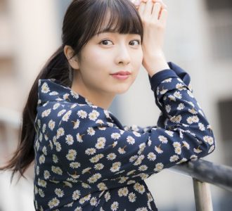 小島梨里杏（撮影＝冨田味我）