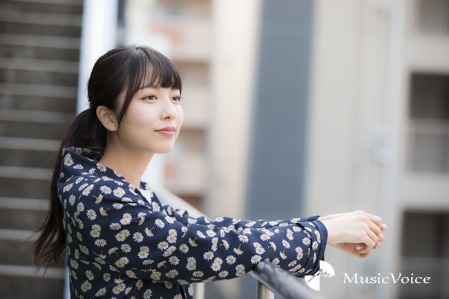 小島梨里杏（撮影＝冨田味我）