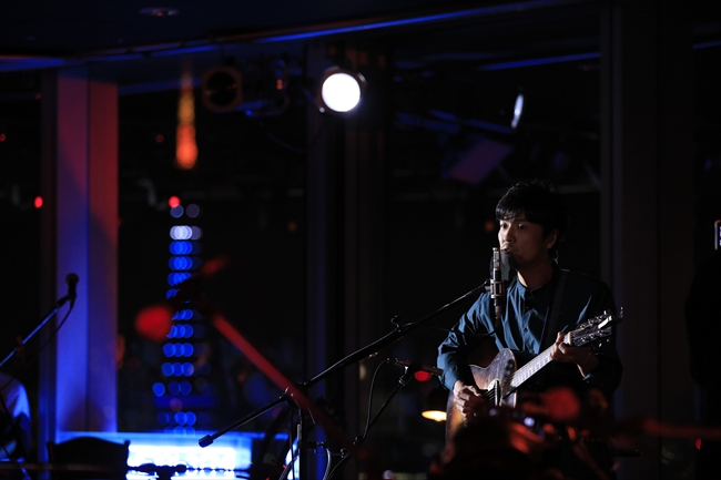 森山直太郎 六本木の夜景を背にプレミアムなひと時を演出 音楽 森山直太郎 六本木の夜景を背にプレミアムなひと時を演出 音楽