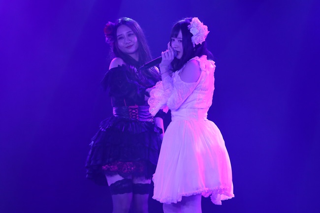 初日公演のもよう（C)AKS