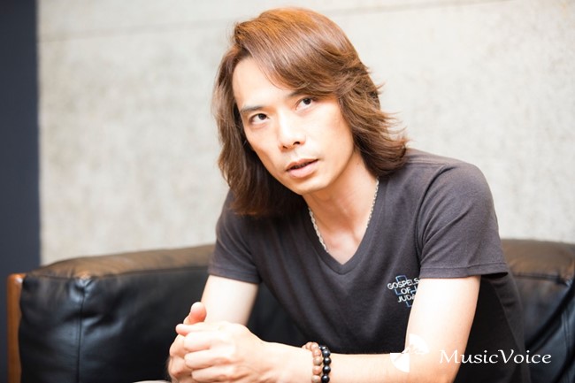 YT（撮影＝冨田味我）