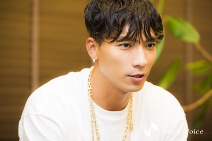 SWAY（撮影＝冨田味我）