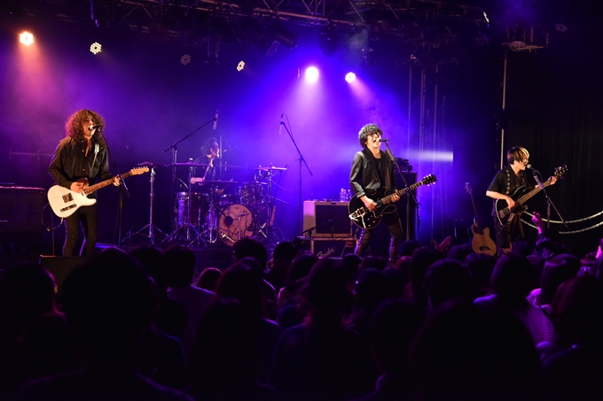 大森南朋率いる「月に吠える。」