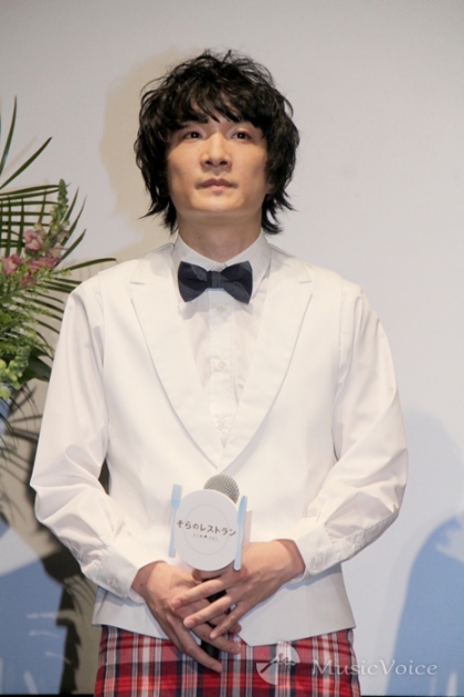 石崎ひゅーい。都内でおこなわれた舞台挨拶