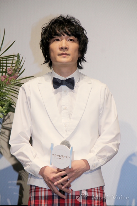 石崎ひゅーい。都内でおこなわれた舞台挨拶
