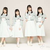 石田千穂、岩田陽菜、瀧野由美子、土路生優里