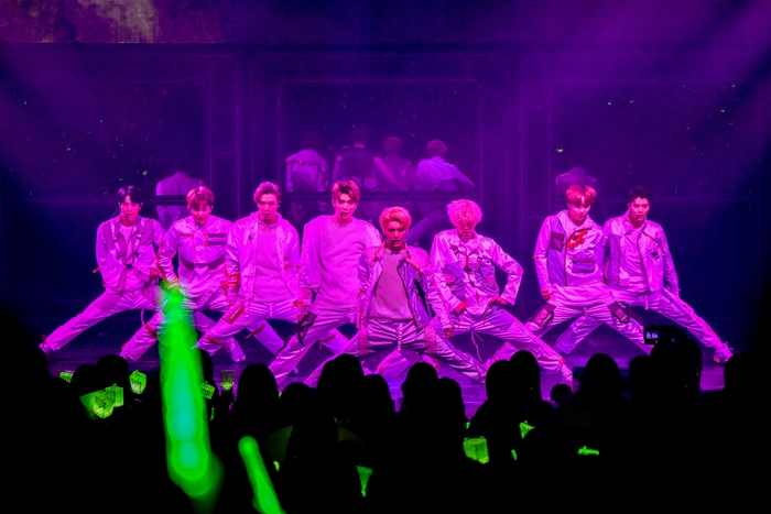 写真は大阪公演のもよう