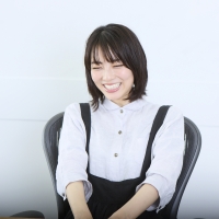 小島梨里杏