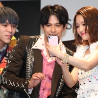 即興で撮ったTikTokを家訓する森崎ウィンとchay