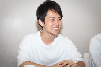 西村ヒロチョ（Sax. & Fl.塩チョ）