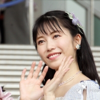 Akb横山由依 明菜風ヘア を更に短く 前下がりボブにファン 可愛い 音楽