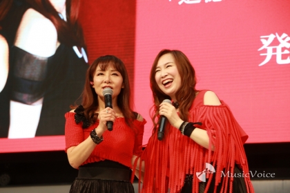 鮎川麻弥、森口博子（撮影＝平吉賢治）