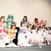 おばけの姿からプリュアに変身する子供たち