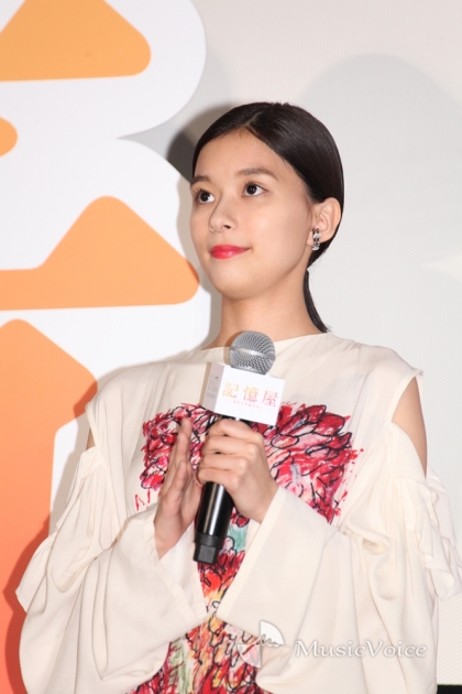 舞台挨拶に登壇した芳根京子