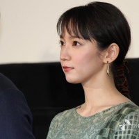 吉岡里帆 ショートヘア姿が話題 超絶可愛い ミニ丈美脚も好評 髪切りたい期です とも綴る エンタメ 吉岡里帆 ショートヘア姿が話題 超絶可愛い ミニ丈美脚も好評 髪切りたい期です とも綴る エンタメ