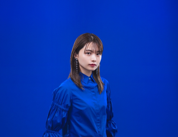 足立佳奈、様々な挑戦が詰まった新曲「ノーメイク」に迫る