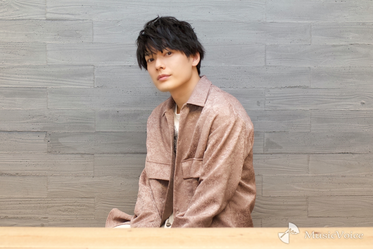 崎山つばさ「新しい自分を見てもらいたい」新譜で示した姿勢