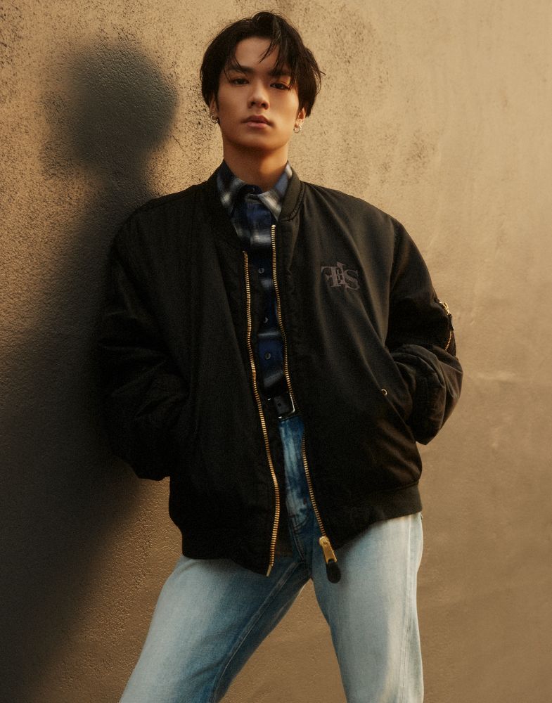 川村壱馬着用 FORSOMEONE GA TRACK TOP