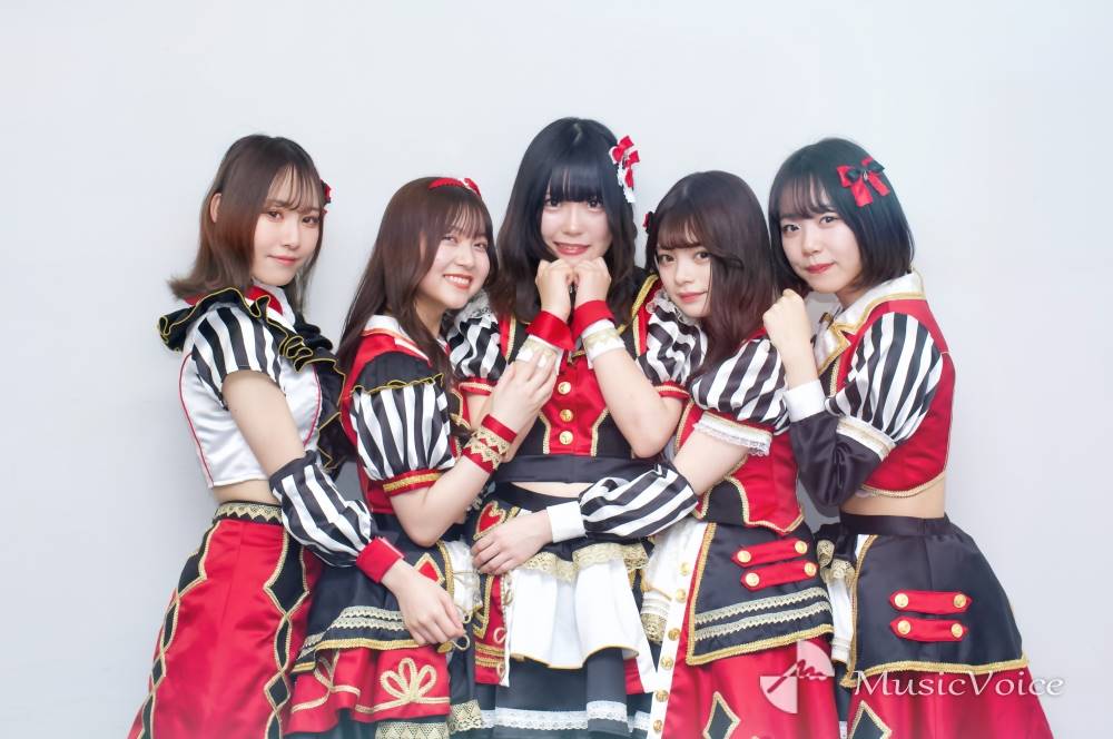 １つ足りない賽は投げられた、様々な境遇を持つメンバーの素顔