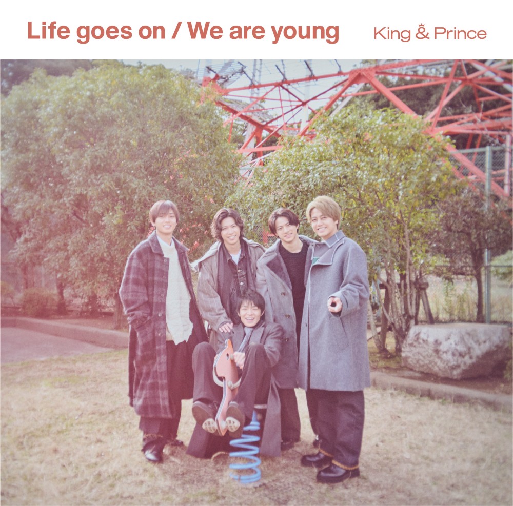 『Life goes on / We are young』Dear Tiara盤ジャケ写