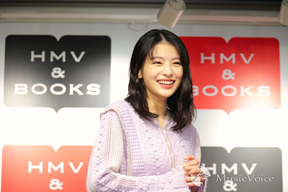 出口夏希、1stカレンダーのテーマは“等身大”「ラフな感じで撮影